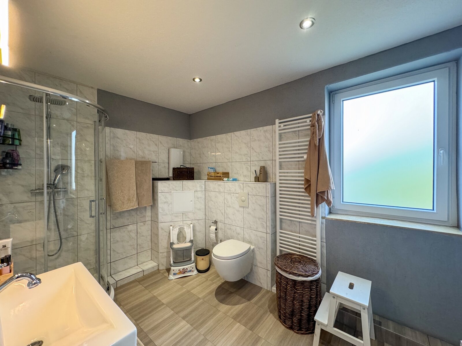 Moderne ETW mit offenem Grundriss, Gartenanteil, Garagenplatz und Ausbaupotenzial