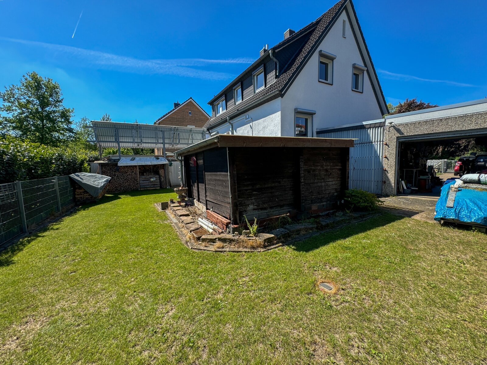 Modernisiertes EFH mit effizienter PV-Anlage – Heizung kaum benötigt