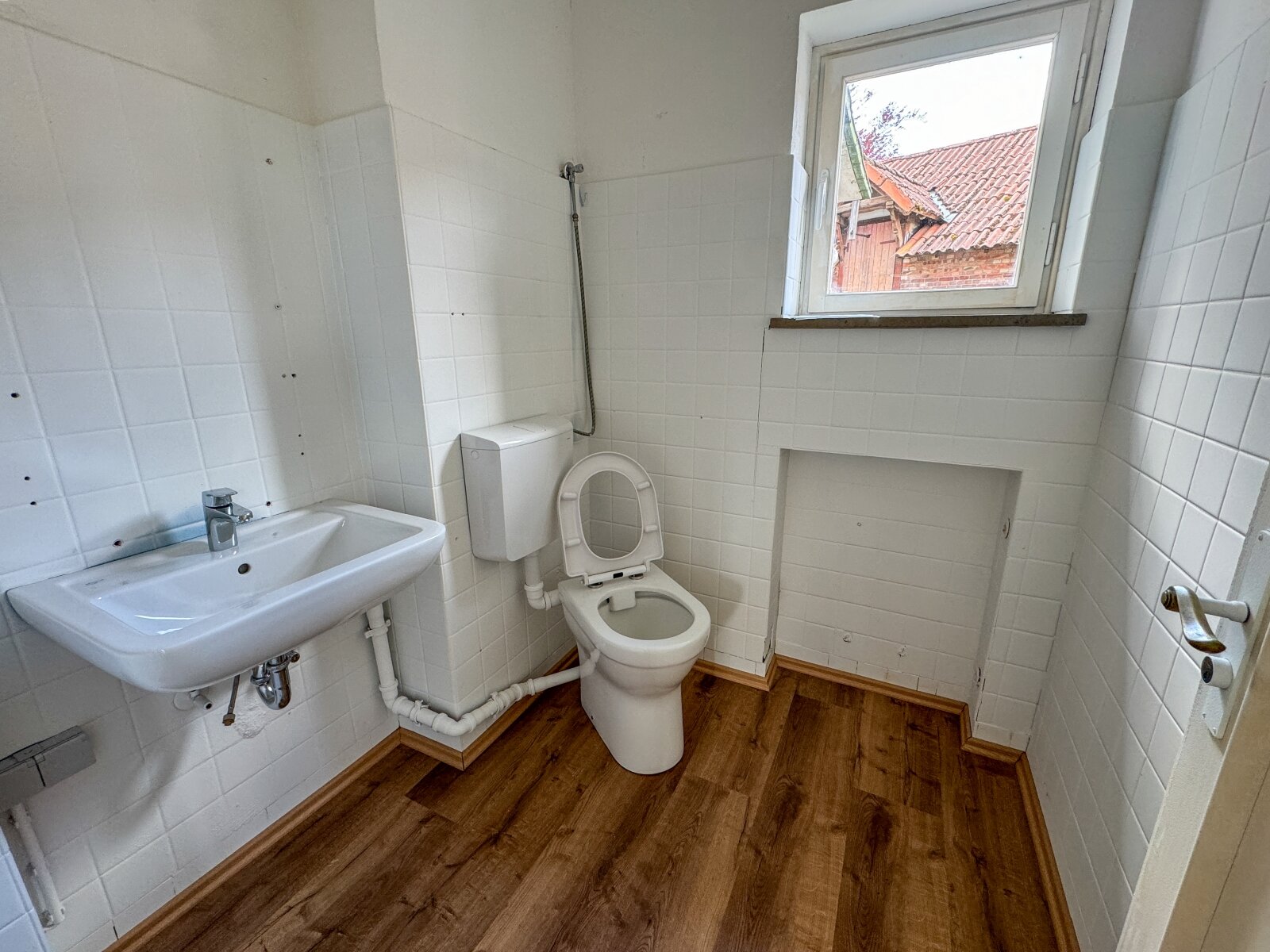 EG-Halle/Lagerfläche mit Büro – Potenzial für Gewerbe