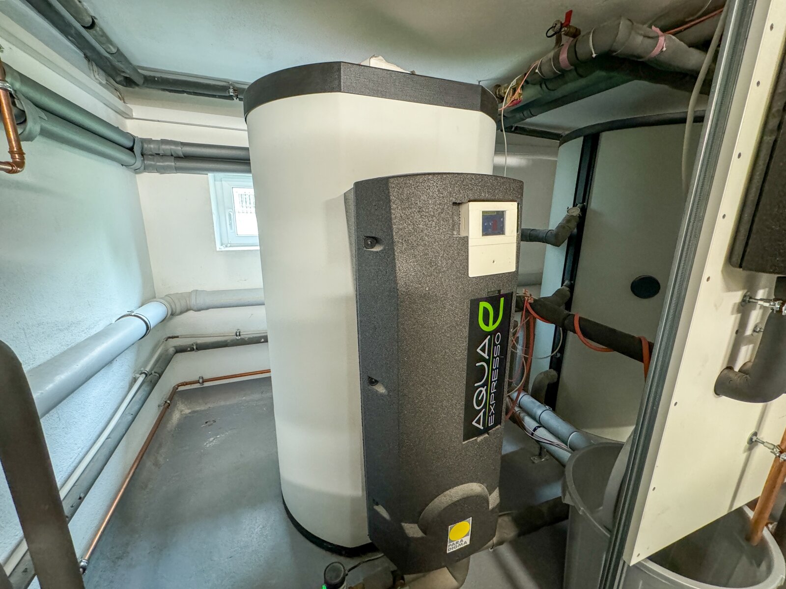 Modernisiertes EFH mit effizienter PV-Anlage – Heizung kaum benötigt