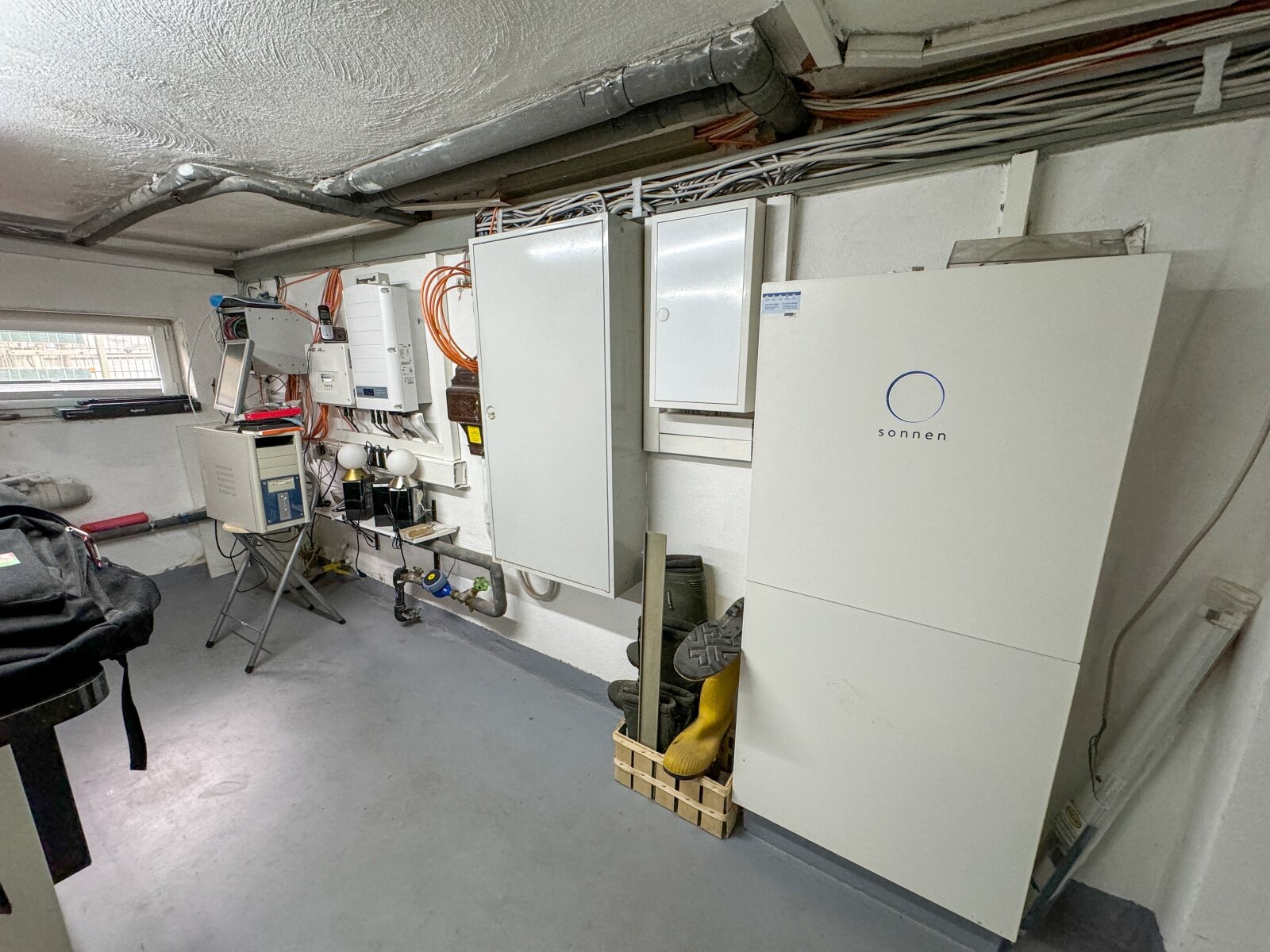 Modernisiertes EFH mit effizienter PV-Anlage – Heizung kaum benötigt