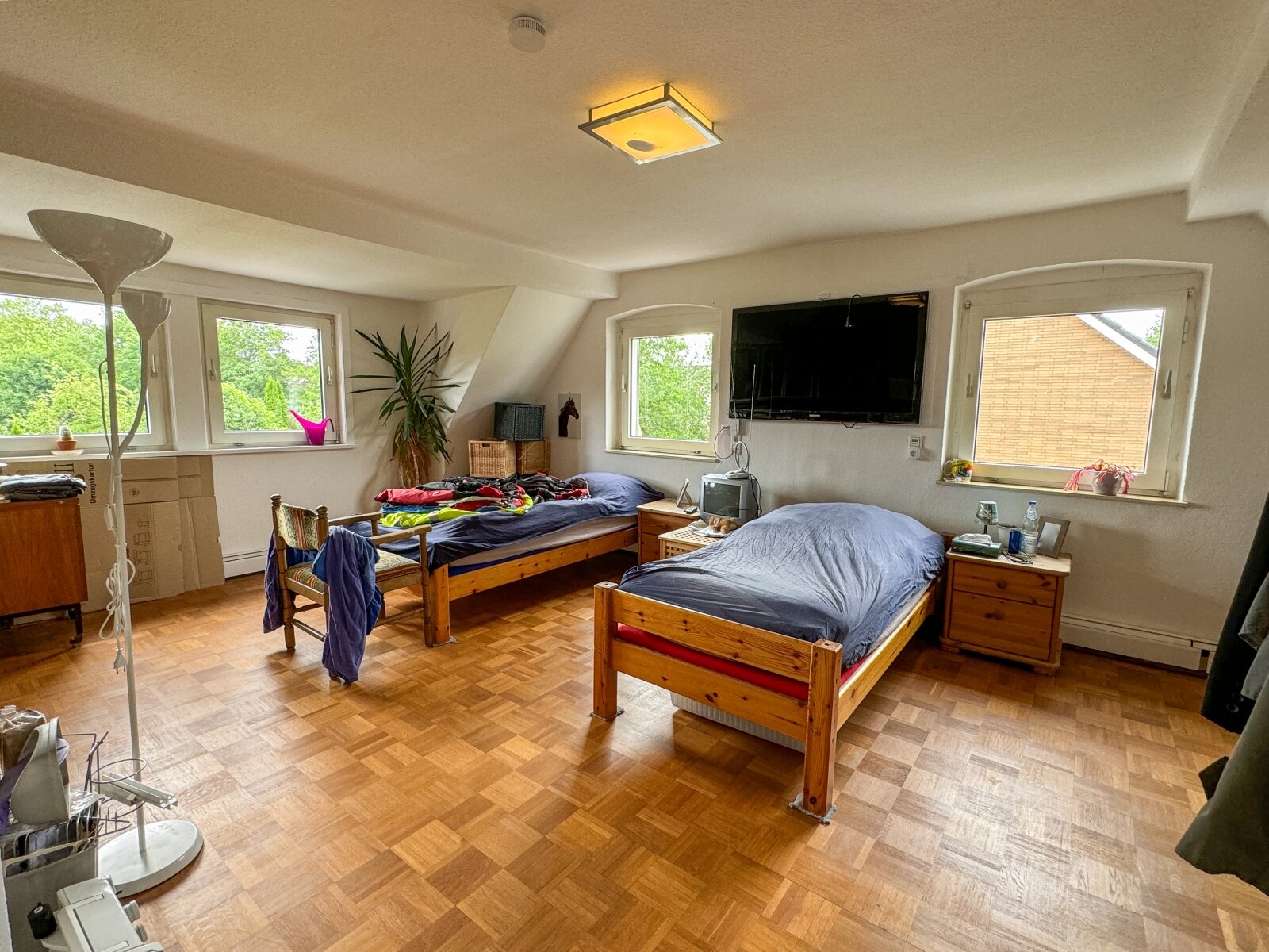 Modernisiertes EFH mit effizienter PV-Anlage – Heizung kaum benötigt