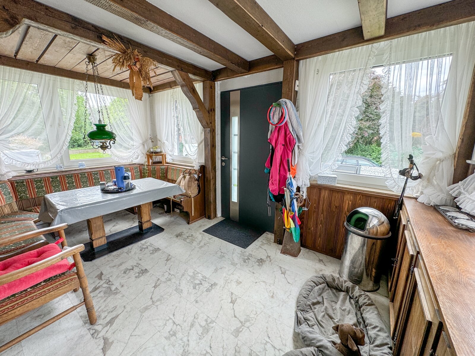 Modernisiertes EFH mit effizienter PV-Anlage – Heizung kaum benötigt