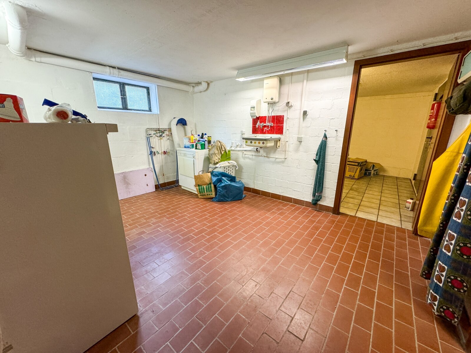 Vollkeller, Doppelgarage & Ausbaureserve: EFH in ruhiger Lage