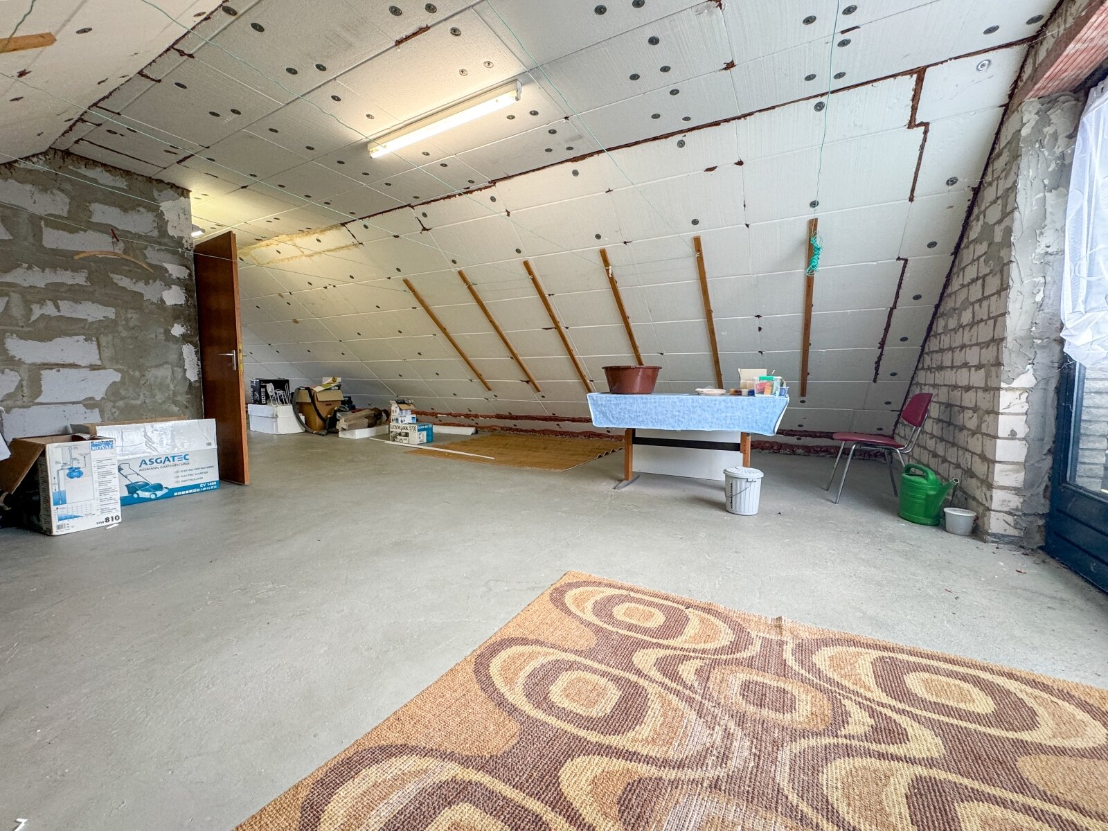 Vollkeller, Doppelgarage & Ausbaureserve: EFH in ruhiger Lage