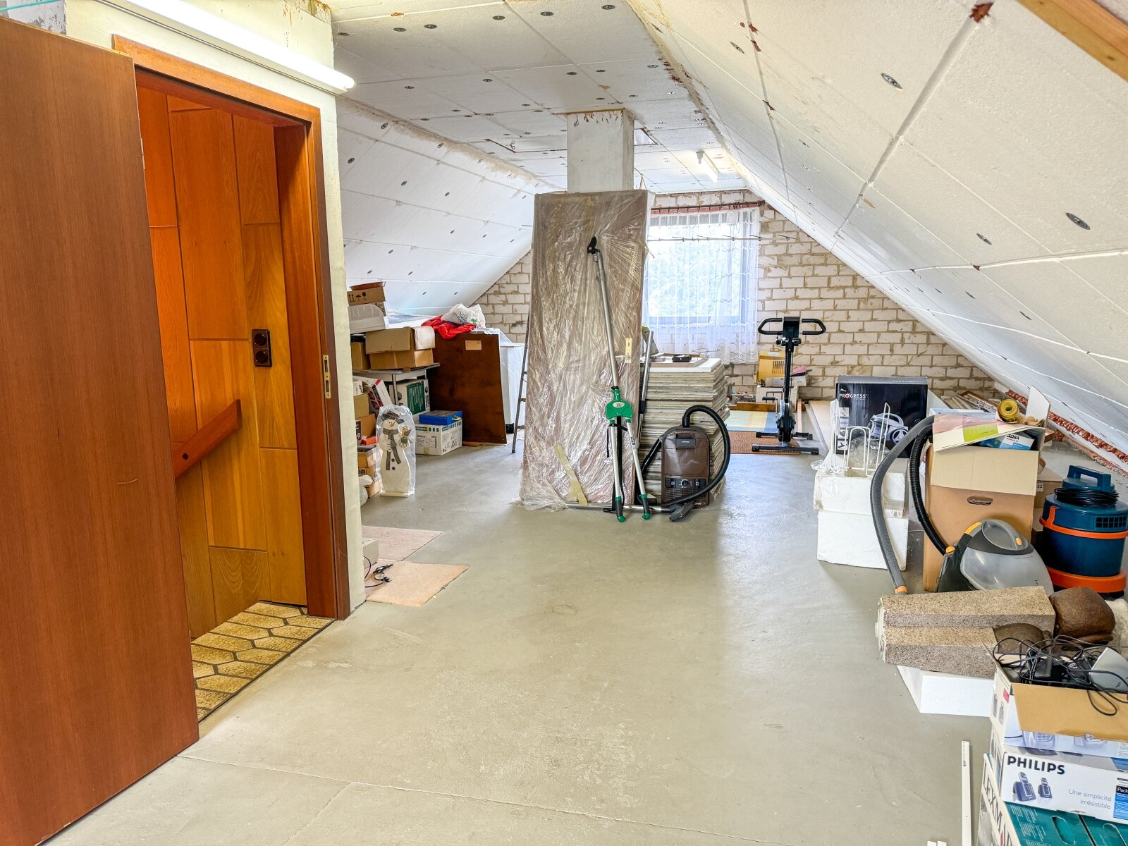 Vollkeller, Doppelgarage & Ausbaureserve: EFH in ruhiger Lage