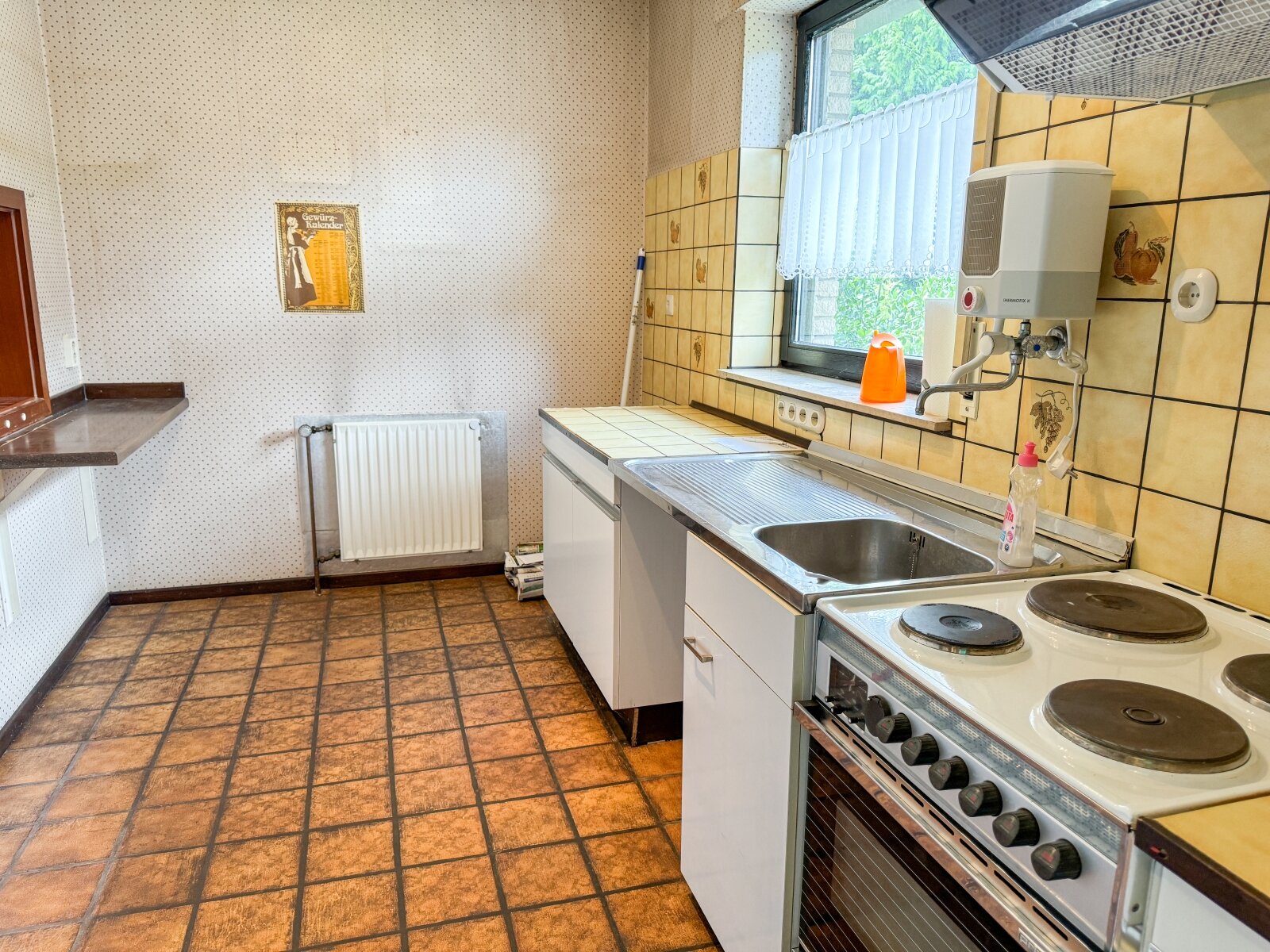 Vollkeller, Doppelgarage & Ausbaureserve: EFH in ruhiger Lage