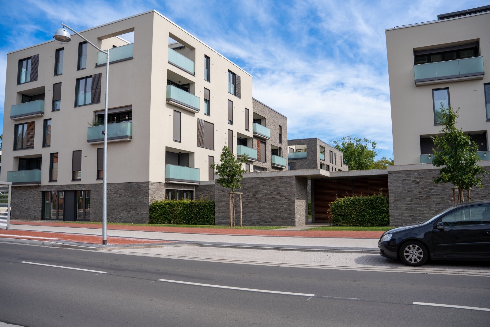 Neuwertige ETW: Hochwertige EBK, KfW-55 u. Tiefgaragenstellplatz