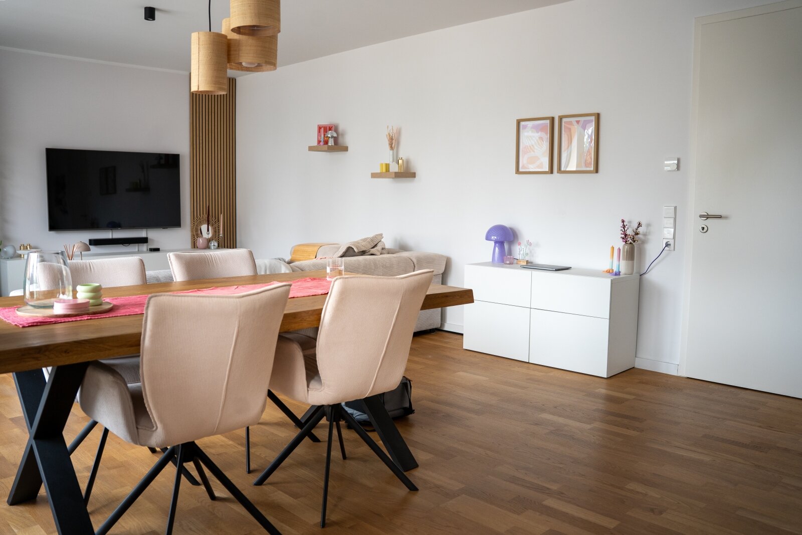 Neuwertige ETW: Hochwertige EBK, KfW-55 u. Tiefgaragenstellplatz