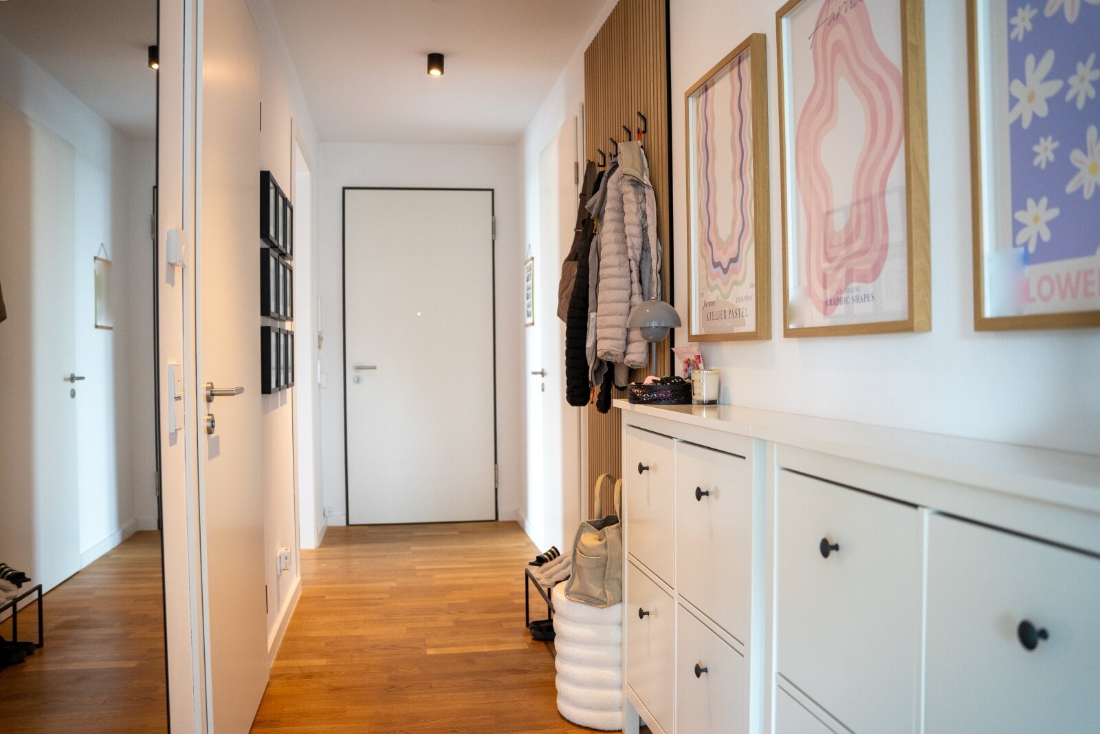 Neuwertige ETW: Hochwertige EBK, KfW-55 u. Tiefgaragenstellplatz