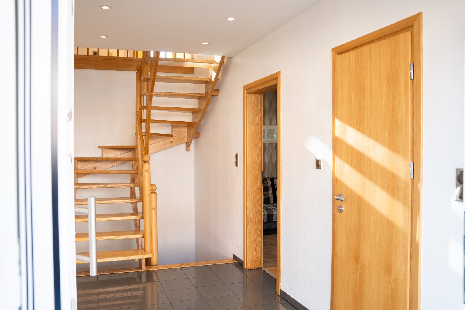 Wohlfühlhaus – EFH mit Vollkeller, Garage & idealer Lage