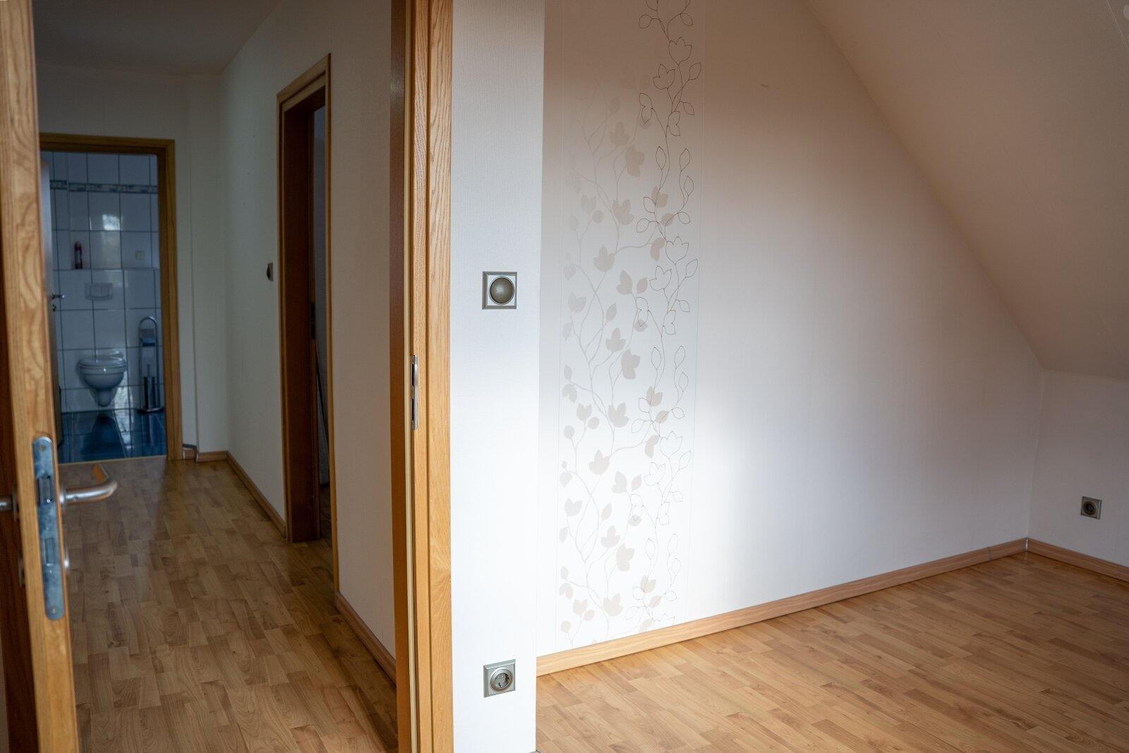 Wohlfühlhaus – EFH mit Vollkeller, Garage & idealer Lage