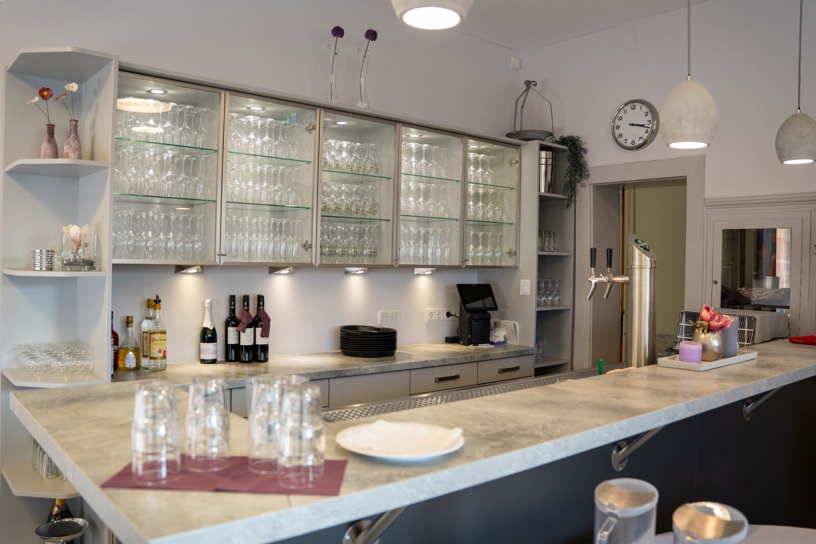 Multifunktionales Gastro- & Hotelobjekt: 8 Zimmer, Profiküche u. DG-Ausbaupotenzial