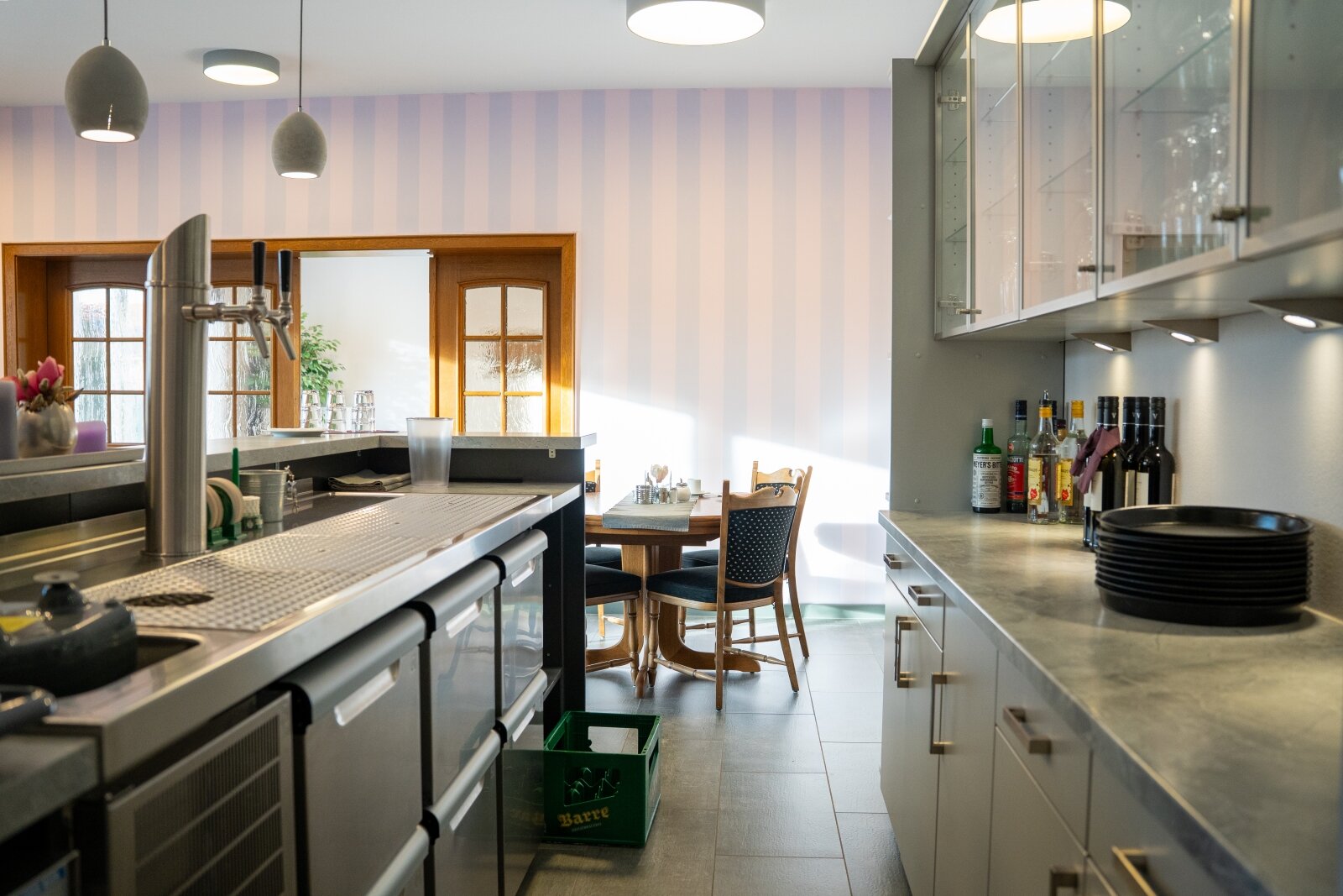 Multifunktionales Gastro- & Hotelobjekt: 8 Zimmer, Profiküche u. DG-Ausbaupotenzial