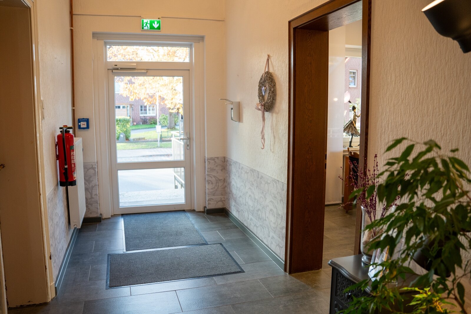 Multifunktionales Gastro- & Hotelobjekt: 8 Zimmer, Profiküche u. DG-Ausbaupotenzial