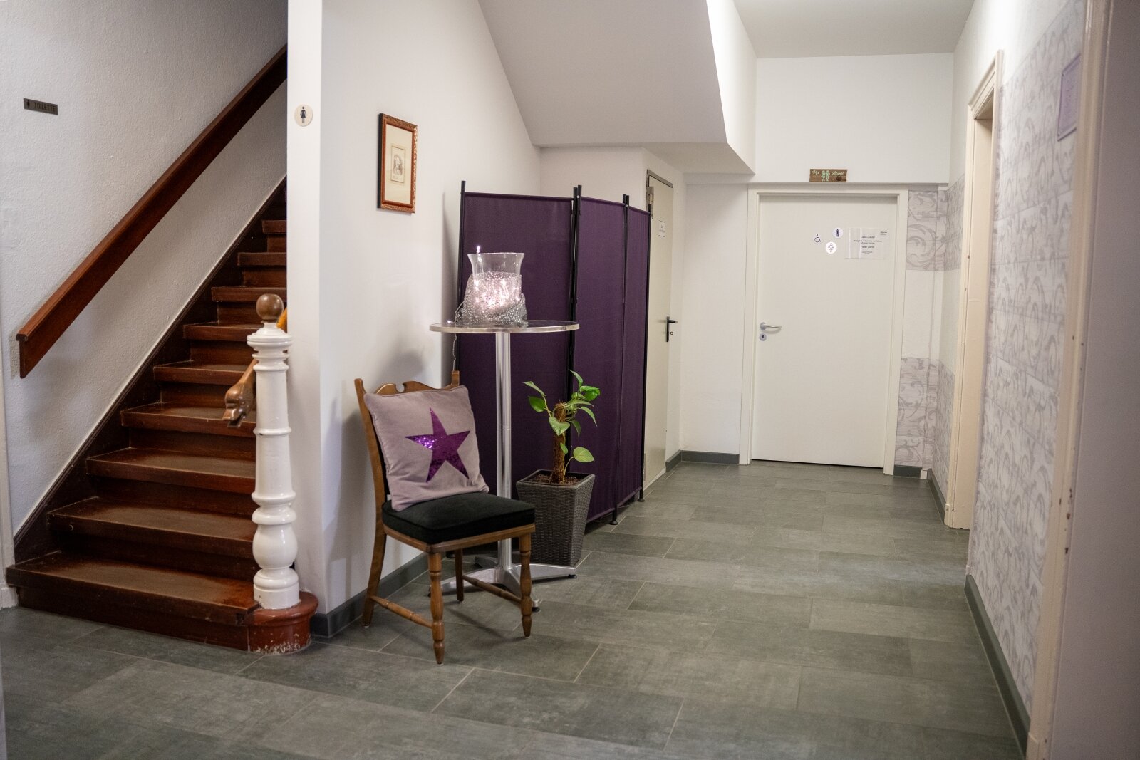 Multifunktionales Gastro- & Hotelobjekt: 8 Zimmer, Profiküche u. DG-Ausbaupotenzial