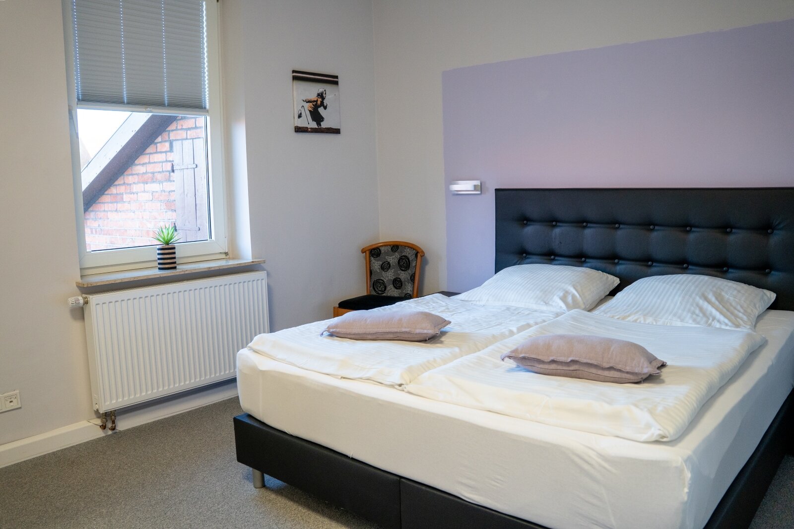 Multifunktionales Gastro- & Hotelobjekt: 8 Zimmer, Profiküche u. DG-Ausbaupotenzial