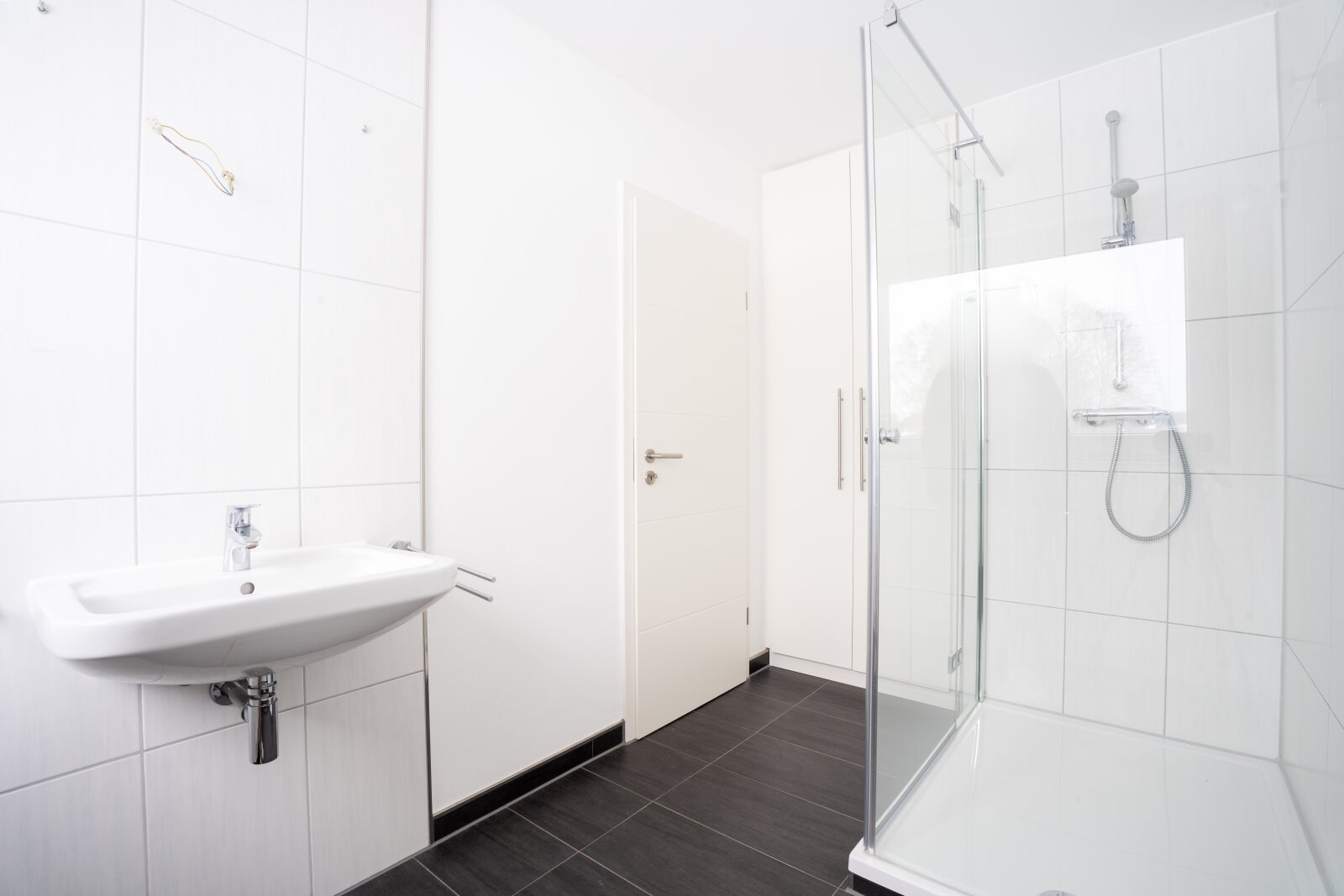 Bezugsfreies Zweifamilienhaus in Mellendorf – 2 sanierte Wohnungen mit Balkon, Terrasse, Vollkeller & Garage