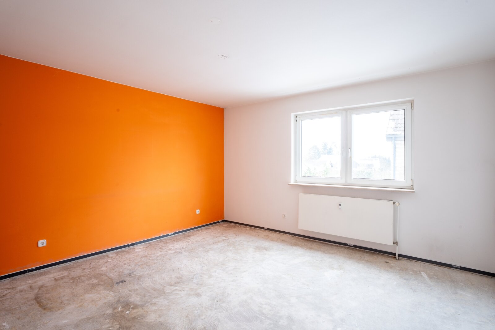 Bezugsfreies Zweifamilienhaus in Mellendorf – 2 sanierte Wohnungen mit Balkon, Terrasse, Vollkeller & Garage