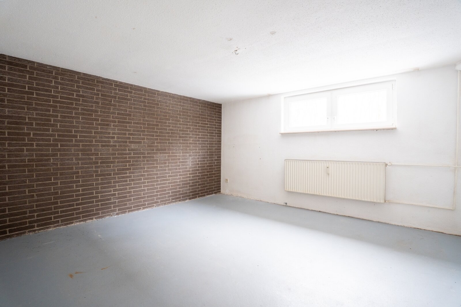 Bezugsfreies Zweifamilienhaus in Mellendorf – 2 sanierte Wohnungen mit Balkon, Terrasse, Vollkeller & Garage