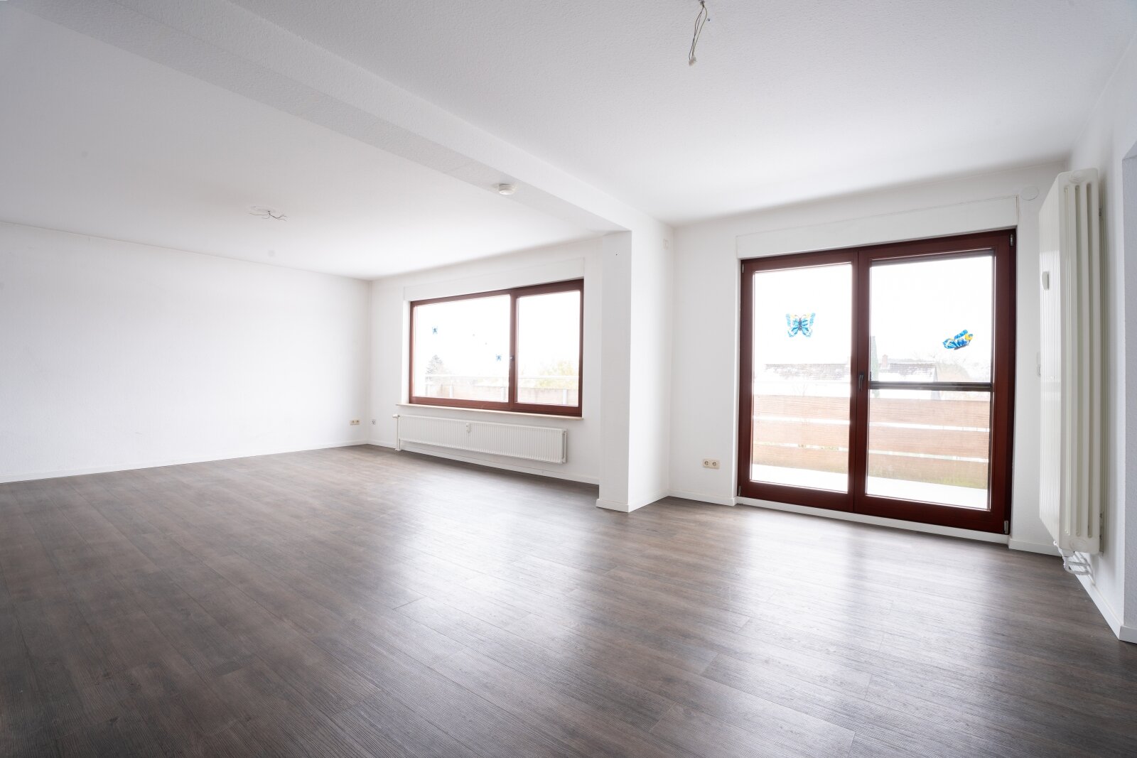 Bezugsfreies Zweifamilienhaus in Mellendorf – 2 sanierte Wohnungen mit Balkon, Terrasse, Vollkeller & Garage