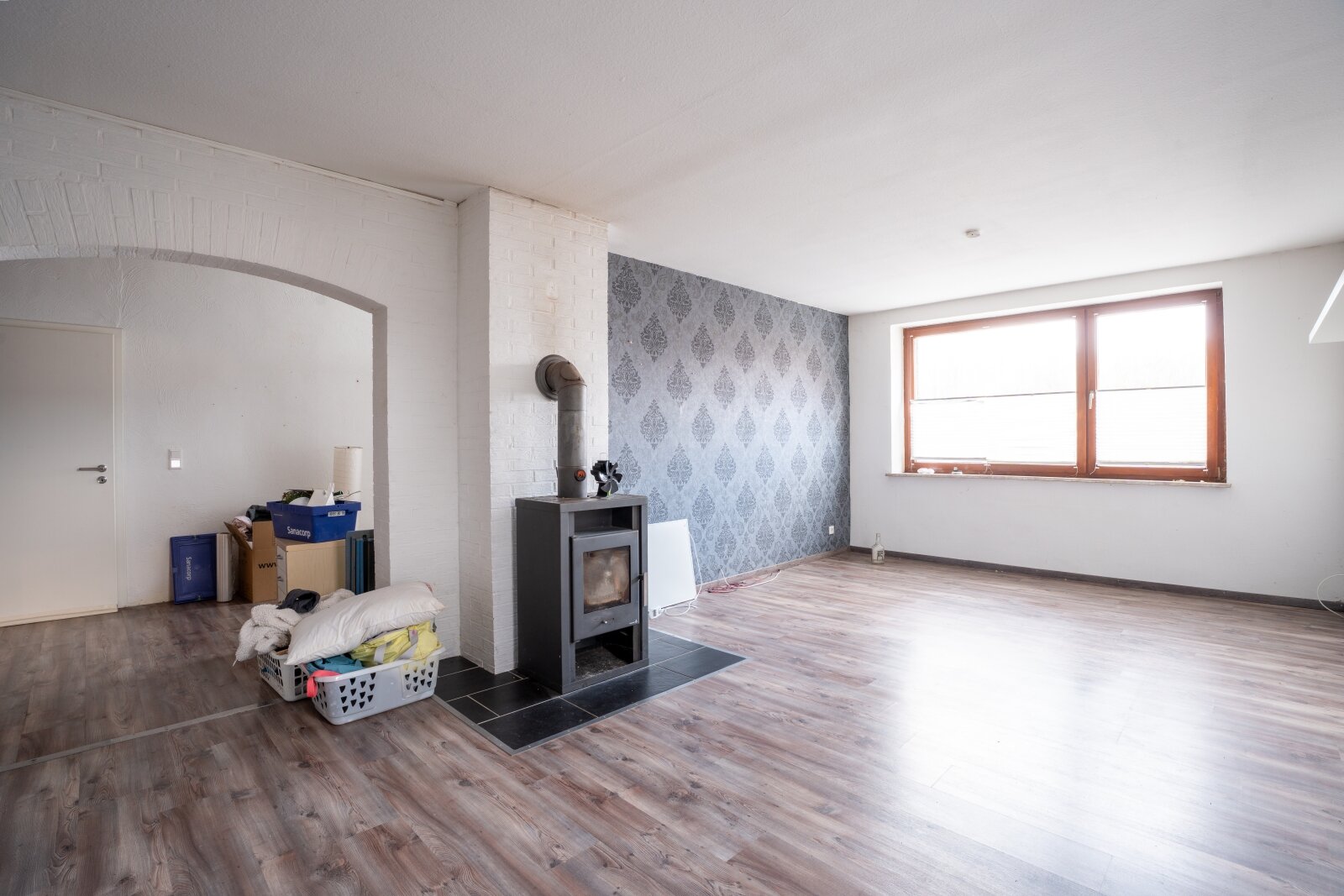 Provisionsfrei – Zweifamilienhaus mit Scheune, Garagen und viel Potenzial im Zentrum von Hagenburg