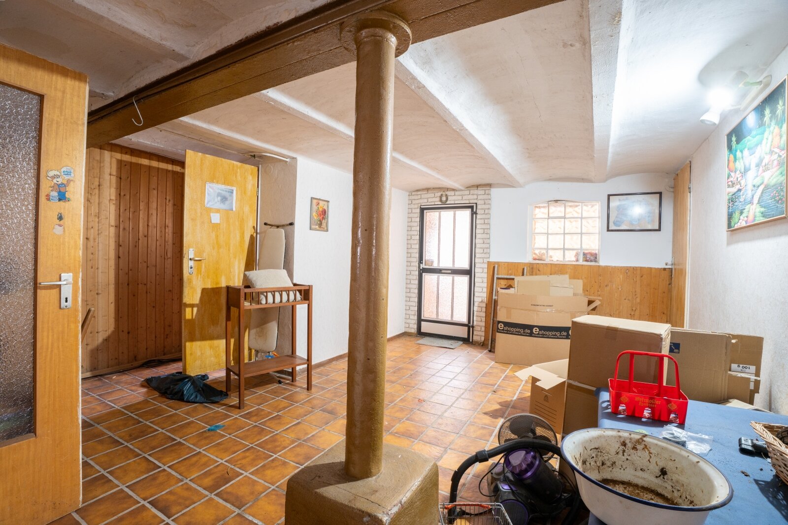 Provisionsfrei – Zweifamilienhaus mit Scheune, Garagen und viel Potenzial im Zentrum von Hagenburg