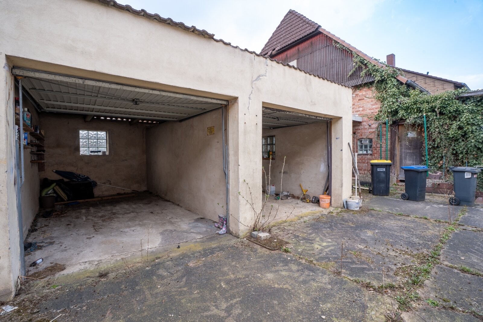 Provisionsfrei – Zweifamilienhaus mit Scheune, Garagen und viel Potenzial im Zentrum von Hagenburg