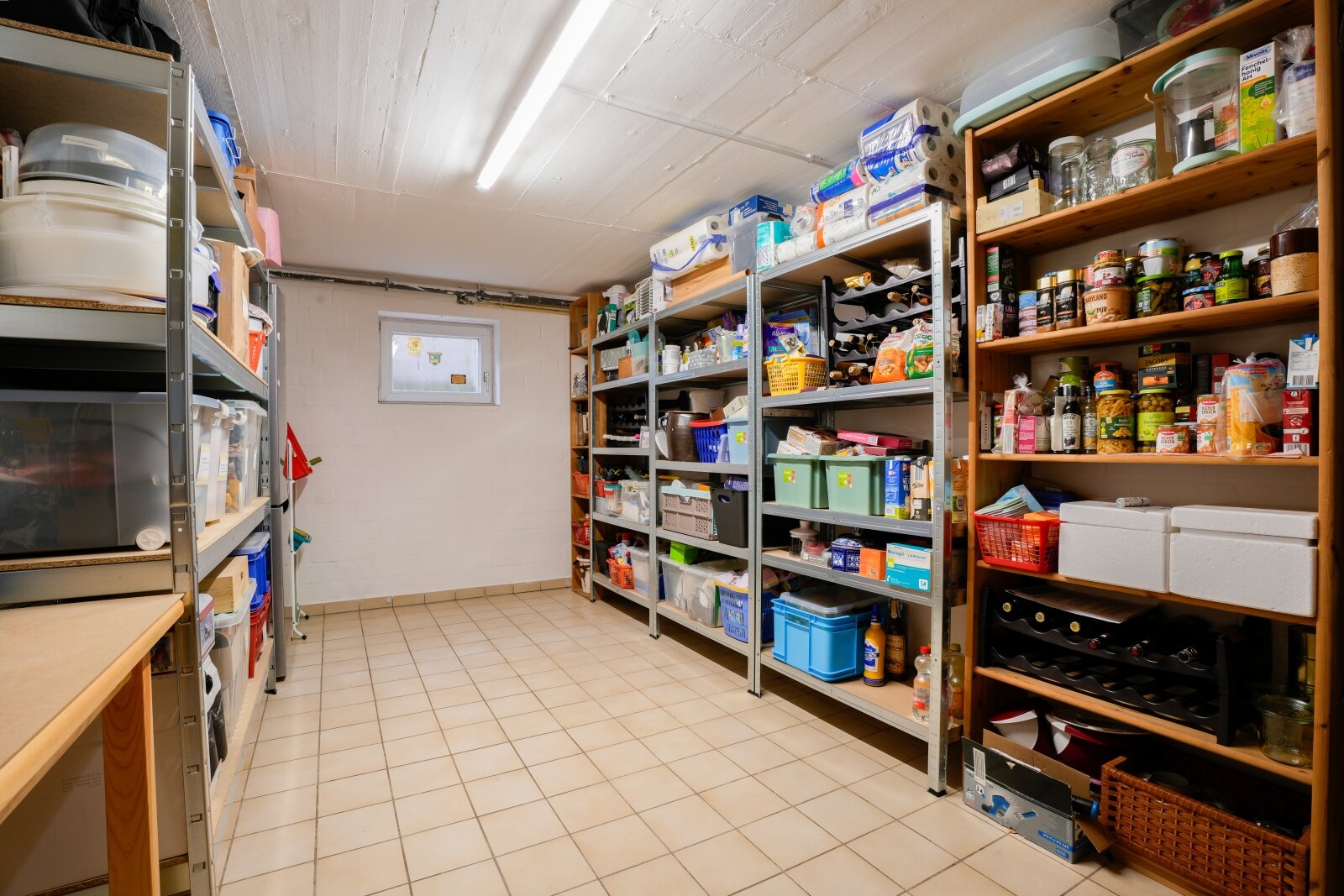 Ihr neues Zuhause in Lauenau – Reihenendhaus mit Vollkeller, Terrasse & Carport
