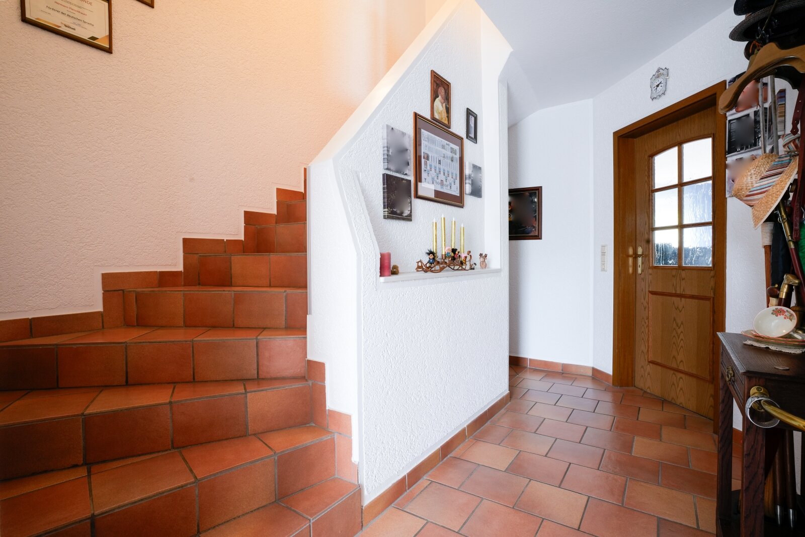 Ihr neues Zuhause in Lauenau – Reihenendhaus mit Vollkeller, Terrasse & Carport