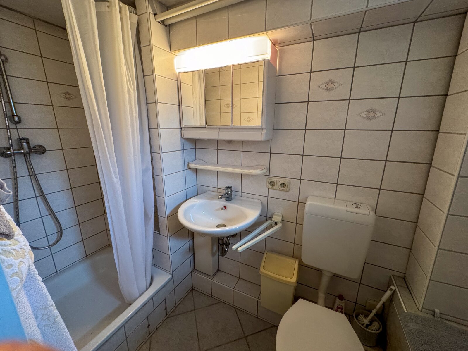KG: WC mit Dusche