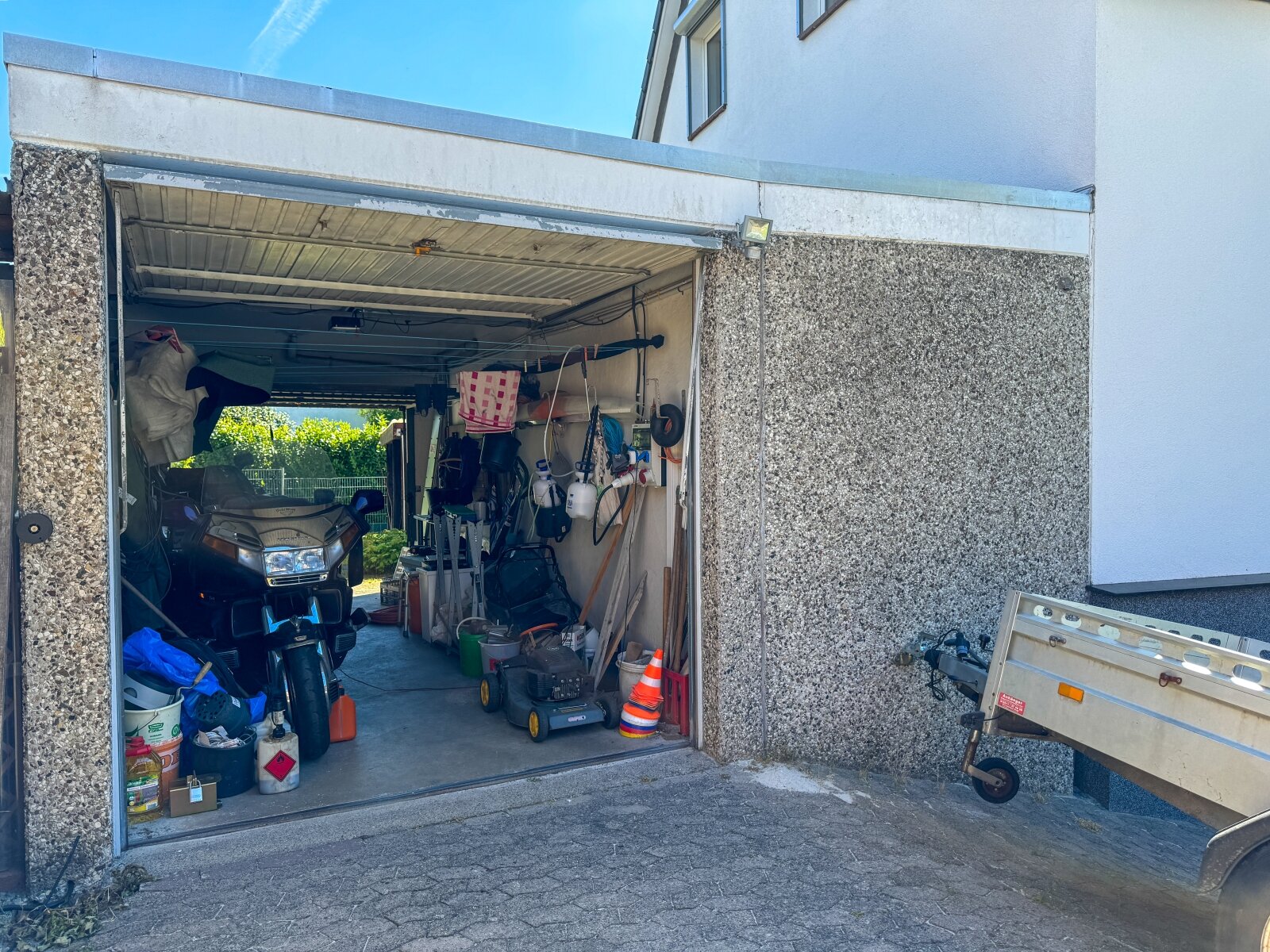 Garage mit Doppeltor Garage mit Doppeltor