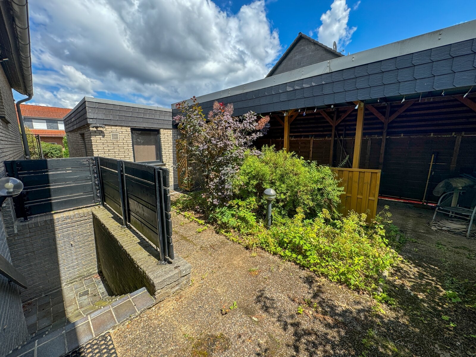 Kellereingang, Garage, Unterstand Kellereingang, Garage, Unterstand