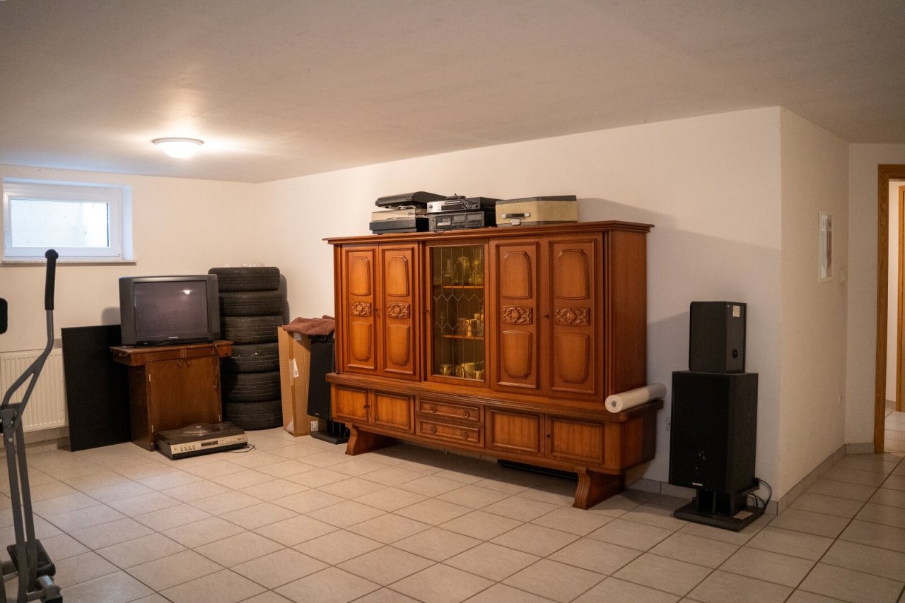 KG: Großer Hobbykeller