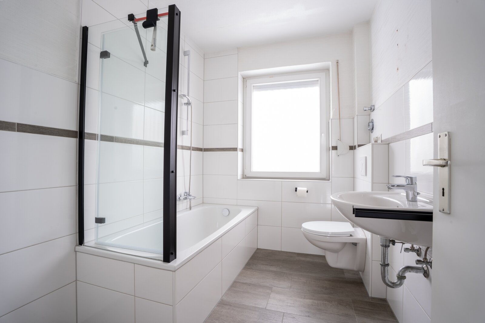 2. OG links: Badezimmer