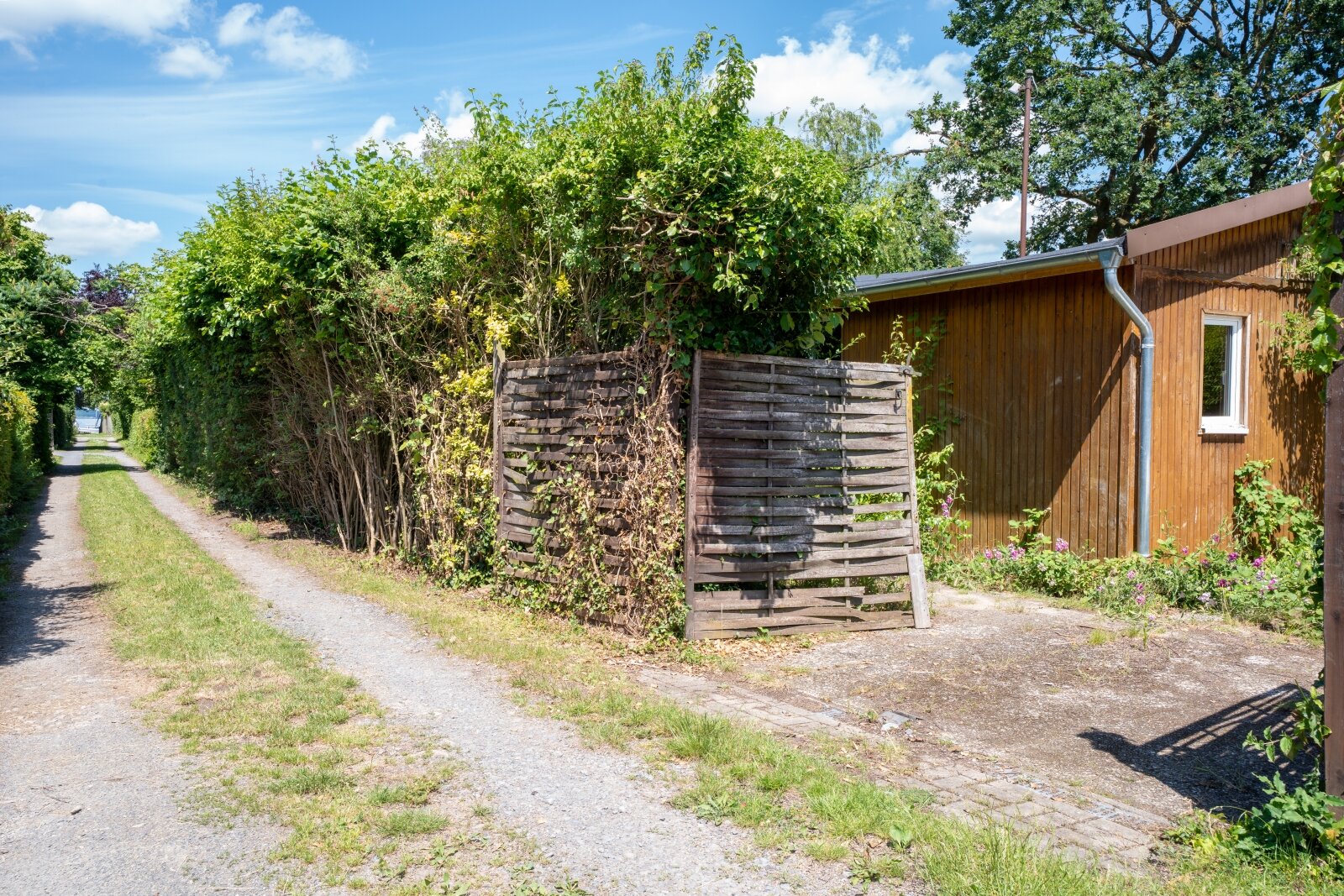 Eingang zum Grundstück Eingang zum Grundstück