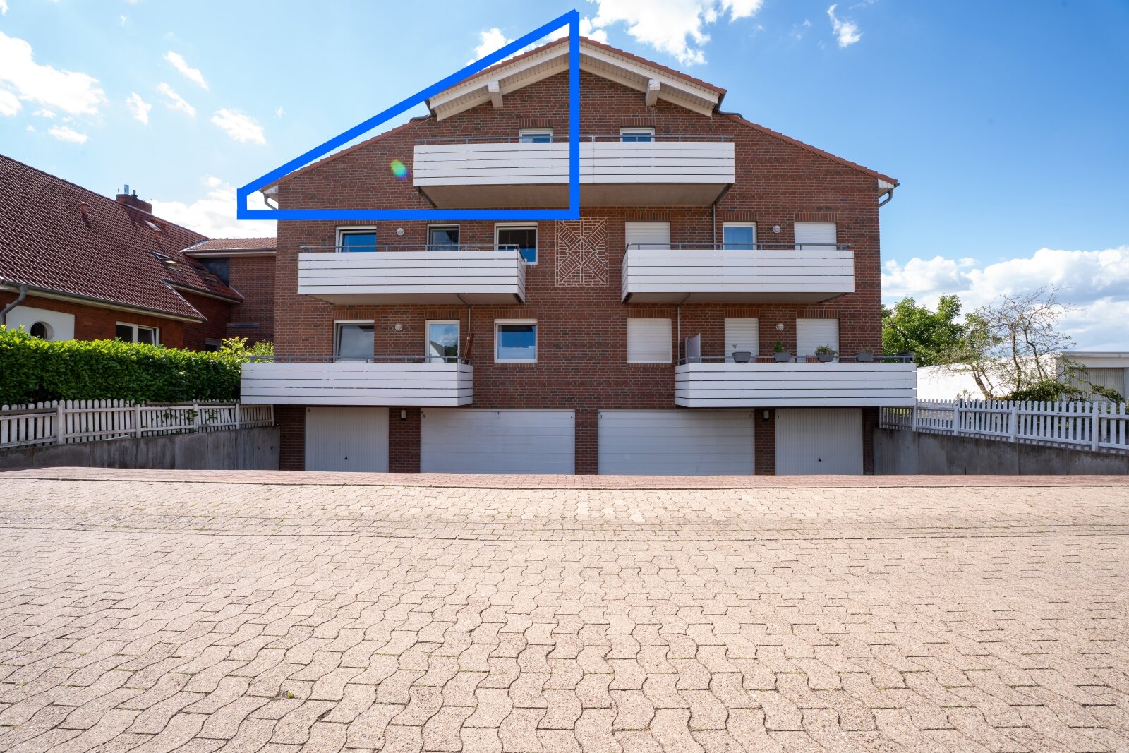 Nicht als Wohnung genehmigt: Ausgebautes DG mit Balkon & Kellerraum Nicht als Wohnung genehmigt: Ausgebautes DG mit Balkon & Kellerraum