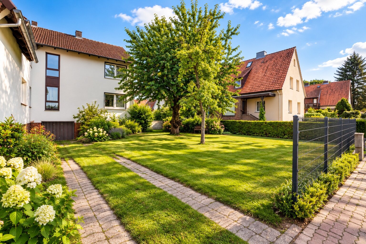 Vordere Gebäudeansicht Vordere Gebäudeansicht