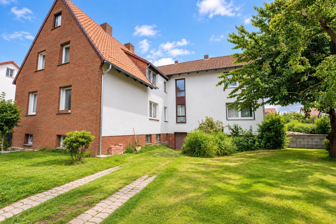 Vordere Gebäudeansicht Vordere Gebäudeansicht